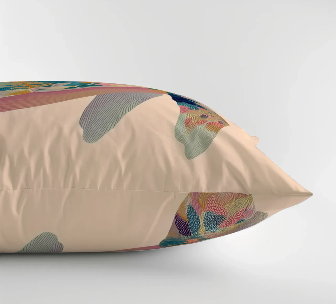 Portrait of a Turtle in Bloom cuscino da Luca