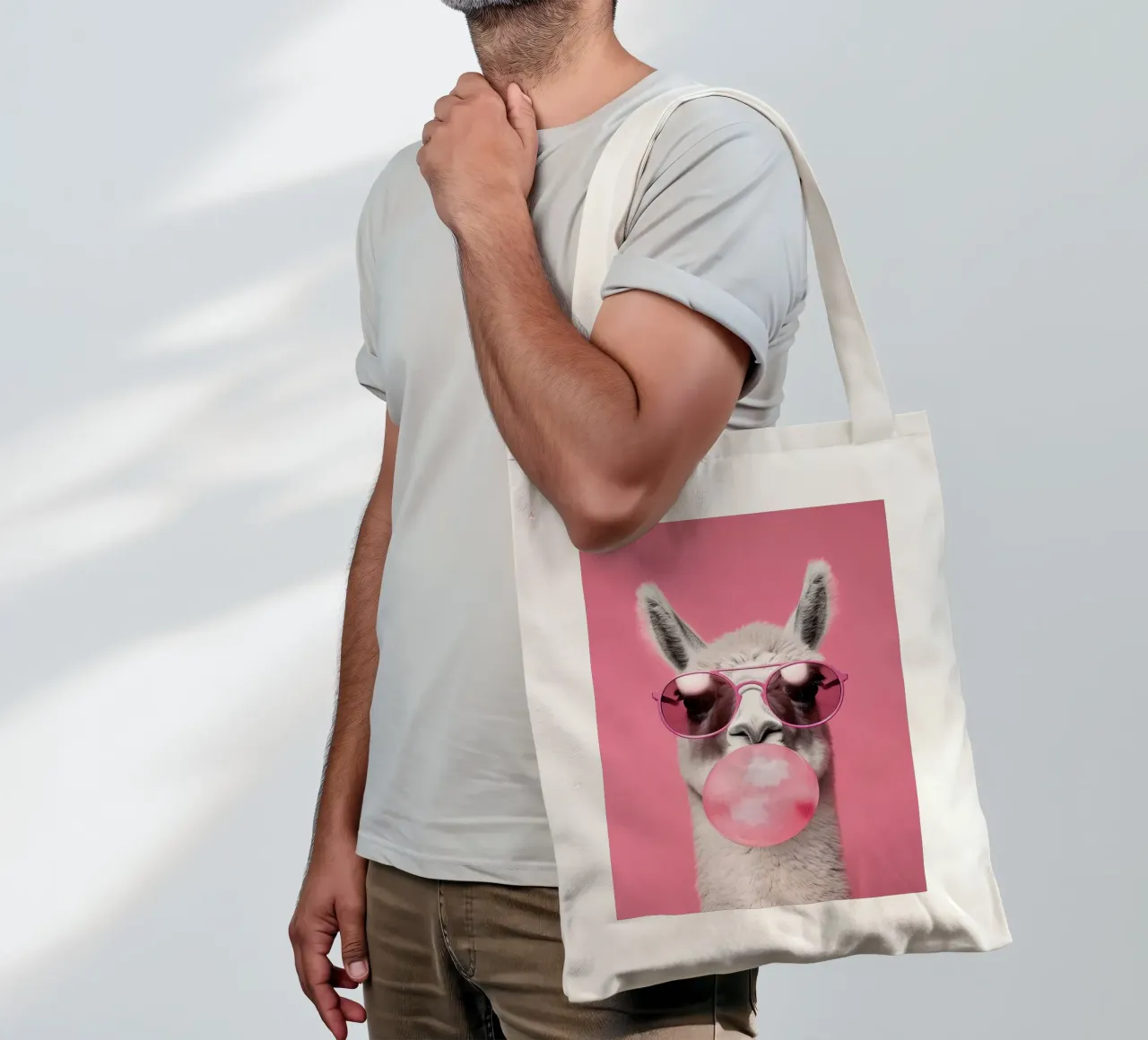 Lama con gomma da masticare borsa in juta da Emil Art Studio