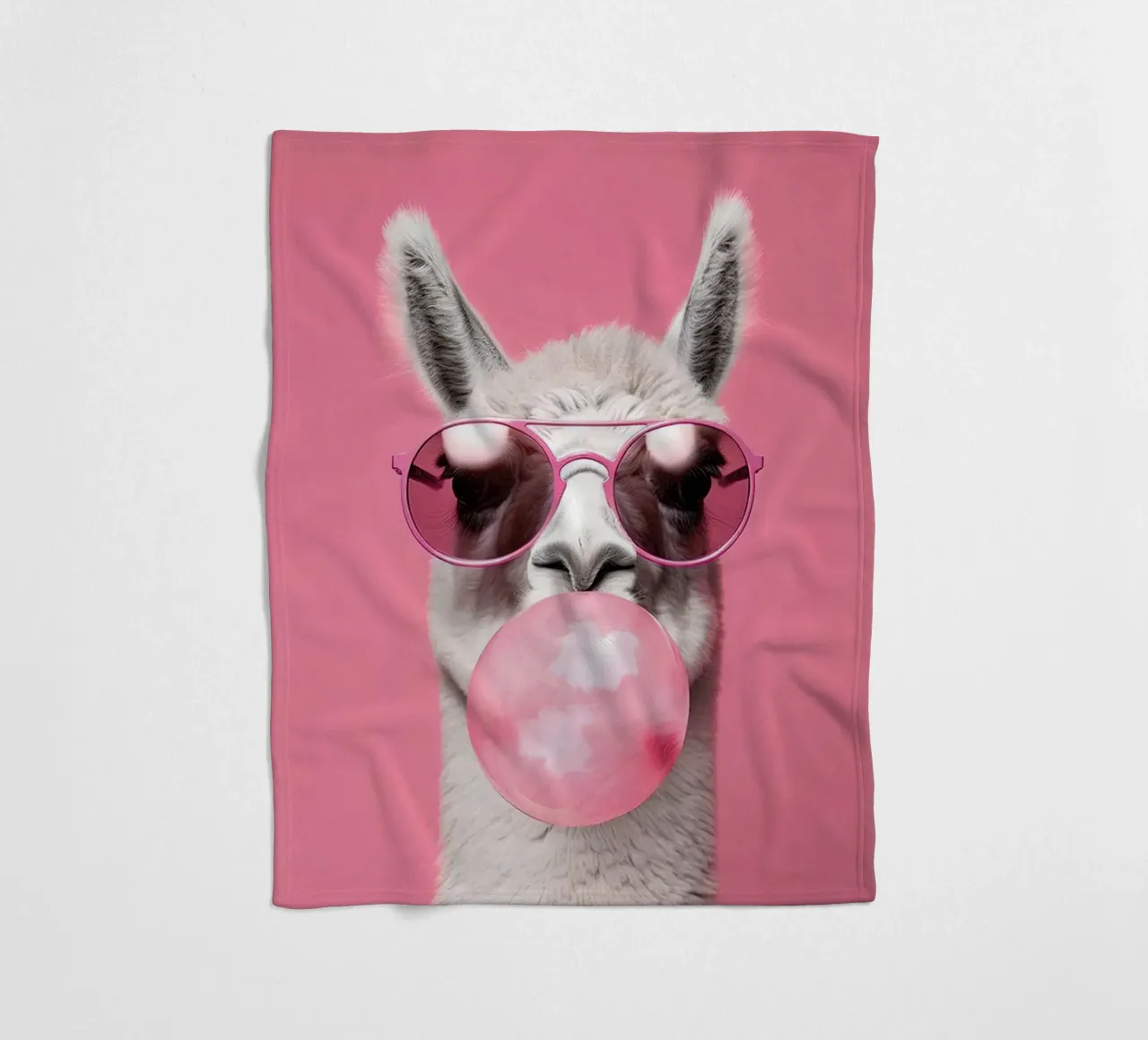 Lama con gomma da masticare coperta in pile da Emil Art Studio