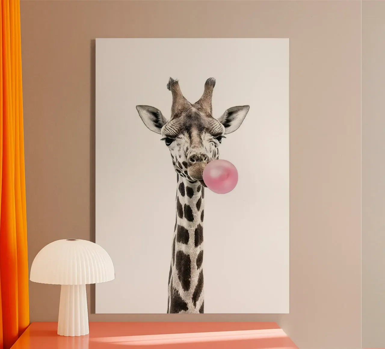 Giraffa di gomma da masticare plexiglass da Emil Art Studio