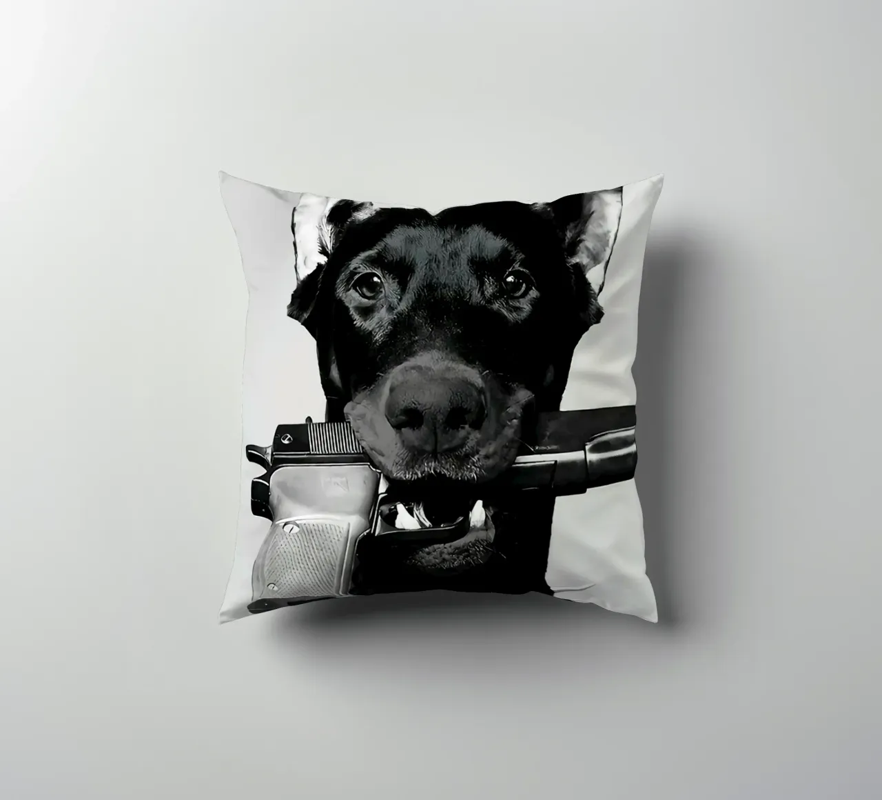 Cane carico cuscino da Emil Art Studio