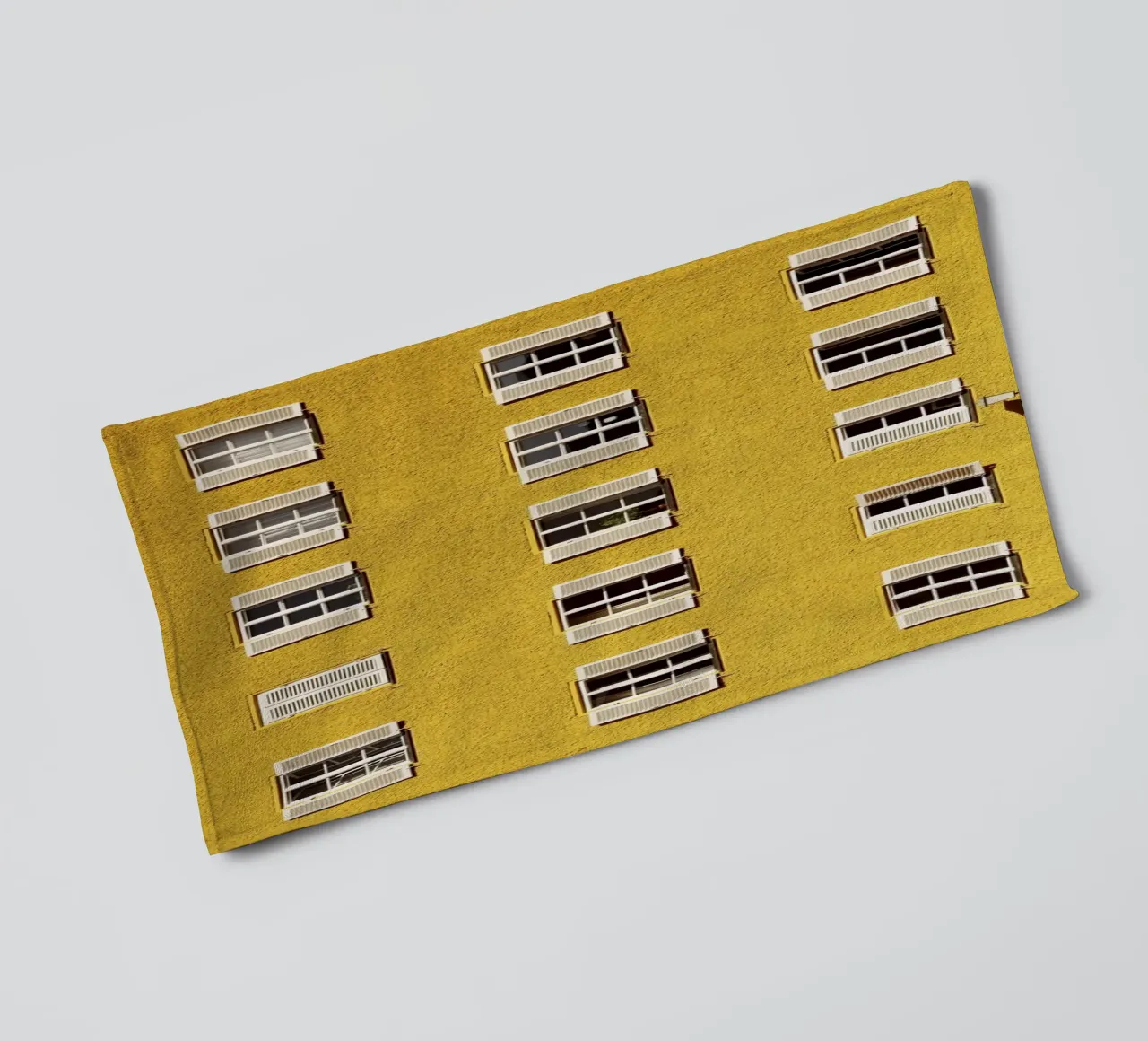 Bortei Vietrel Munich, window front towel by Borstei München