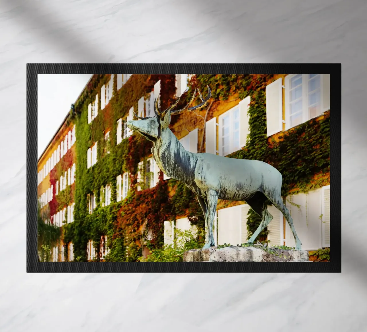 Statua del cervo nel quartiere Borstei di Monaco di Baviera zerbino da Borstei München