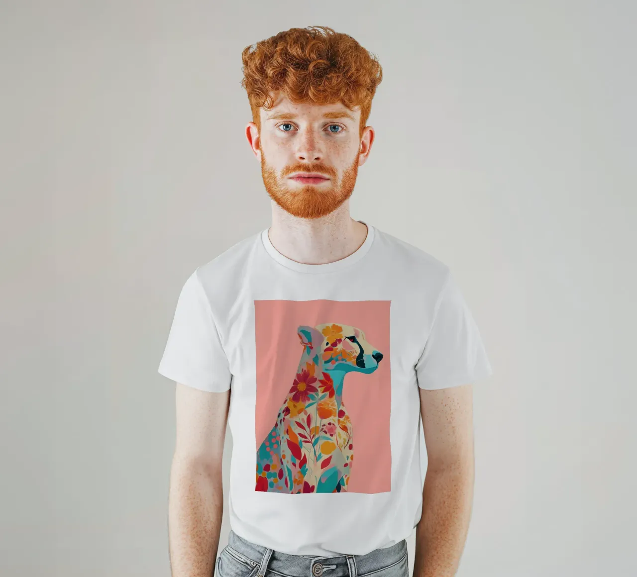 Portrait of a Cheetah in Bloom camiseta de Luca
