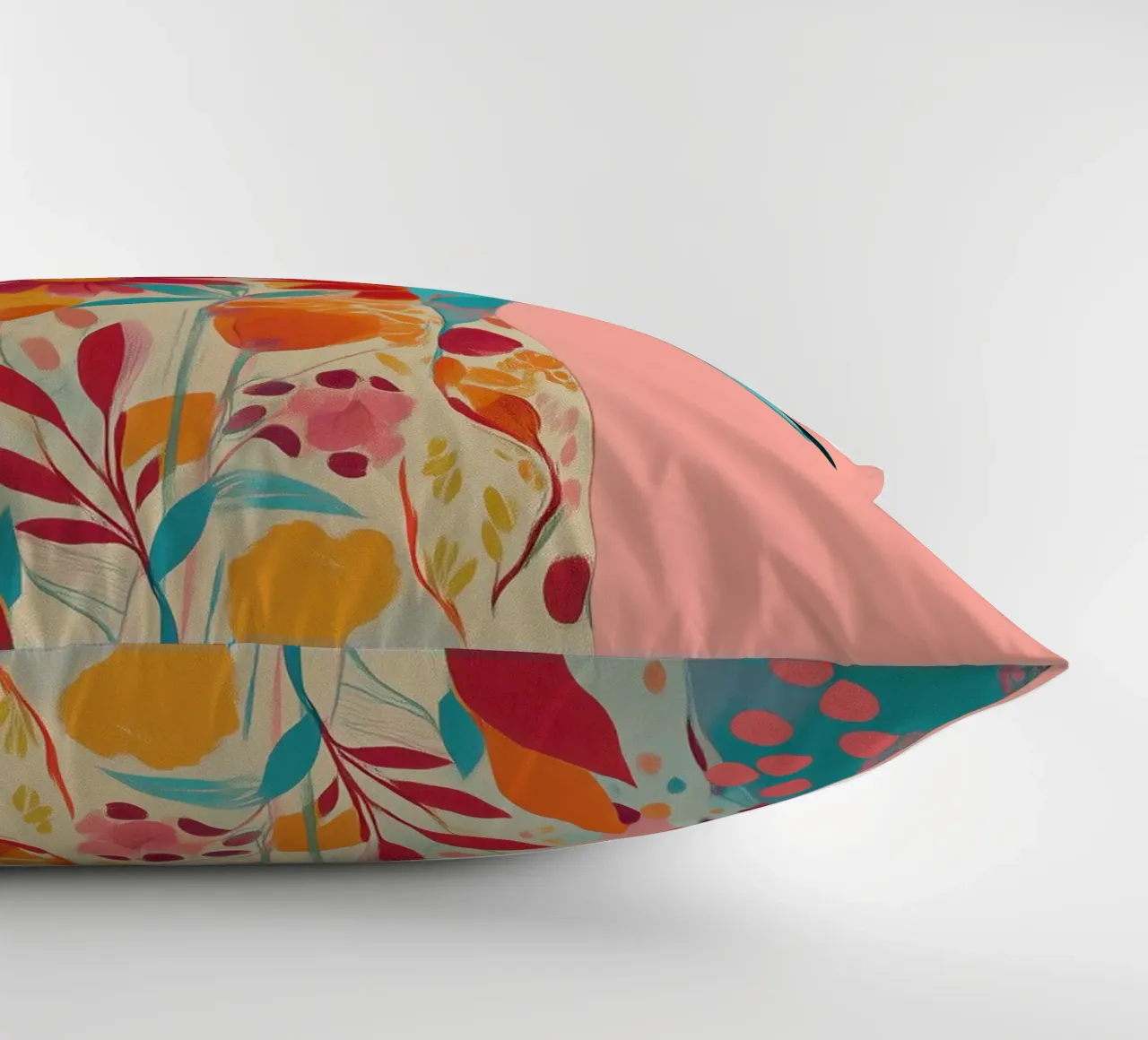 Portrait of a Cheetah in Bloom coussin de Luca