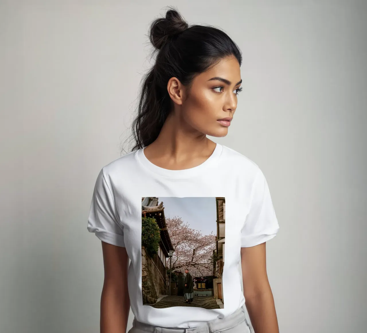 Scala dei ciliegi in fiore a Kyoto, Giappone t-shirt da mbgraphx2