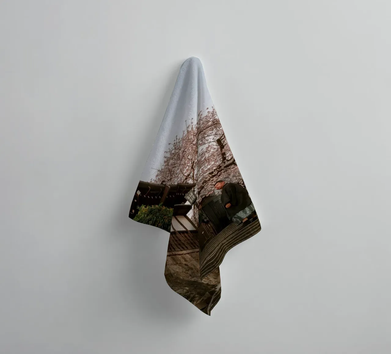 Scala dei ciliegi in fiore a Kyoto, Giappone asciugamano da bagno da mbgraphx2