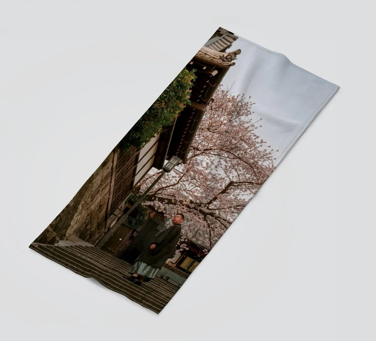 Scala dei ciliegi in fiore a Kyoto, Giappone telo mare da mbgraphx2
