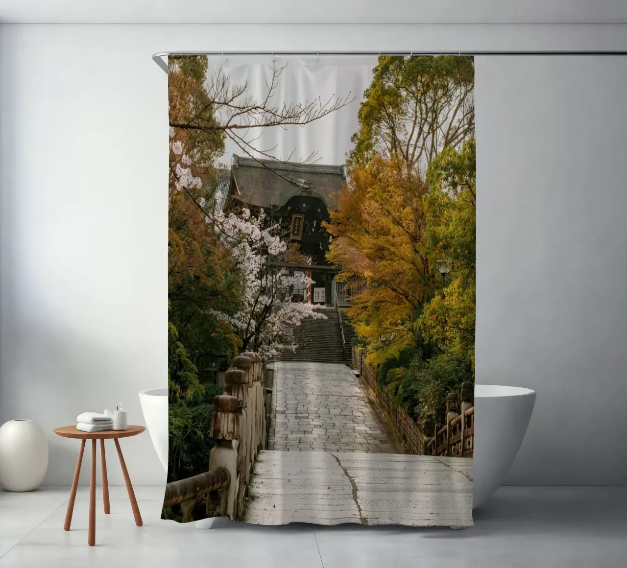 Tempio giapponese dei ciliegi in fiore a Kyoto, Giappone tenda da doccia da mbgraphx2