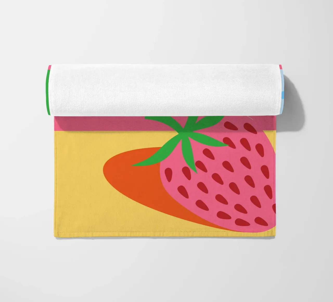 Fragola rosa con foglie verdi telo mare da OFFICIAL FRUIT & VEGETABLES