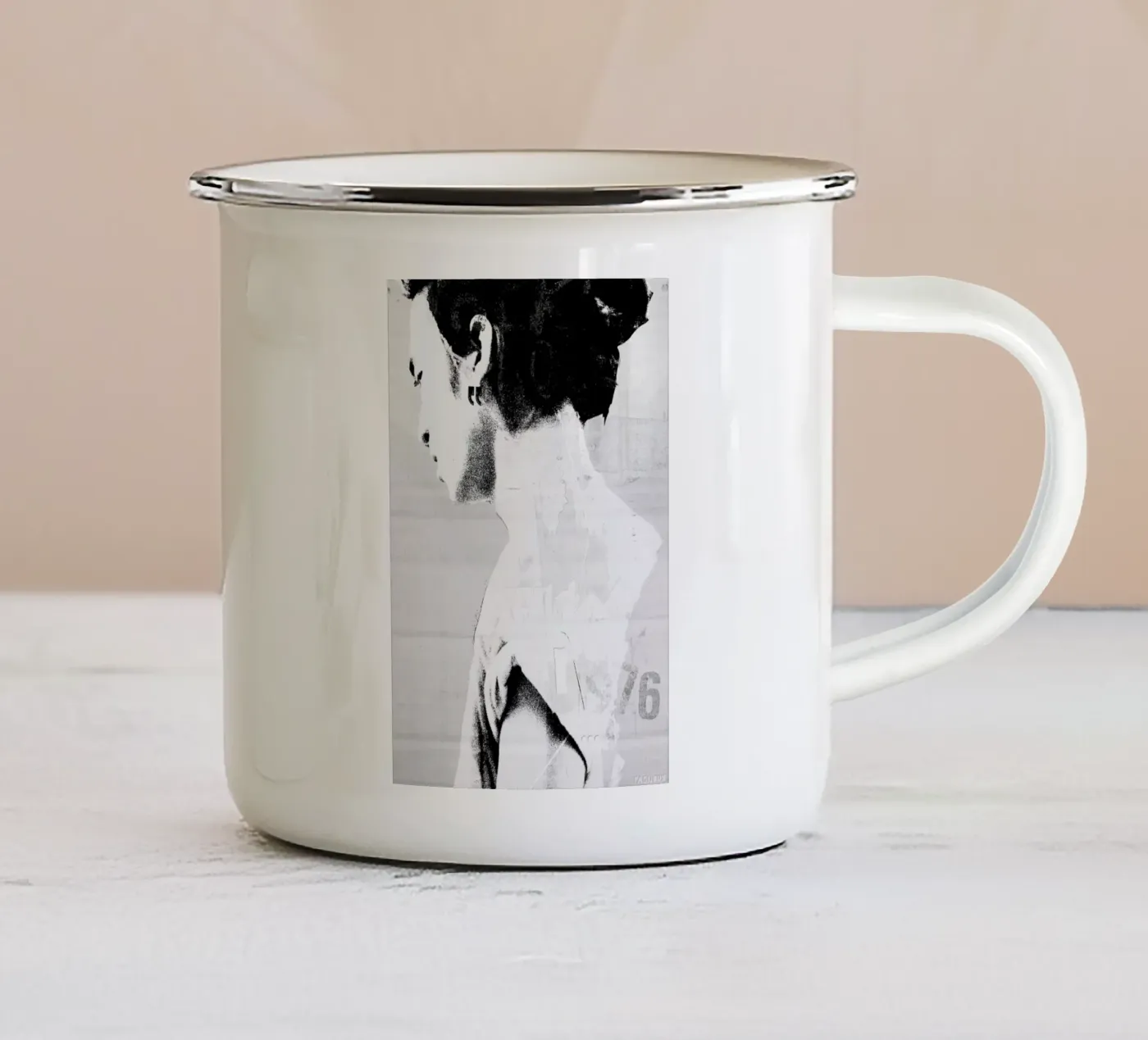 Float Emaille Tasse von Sandrine Pagnoux