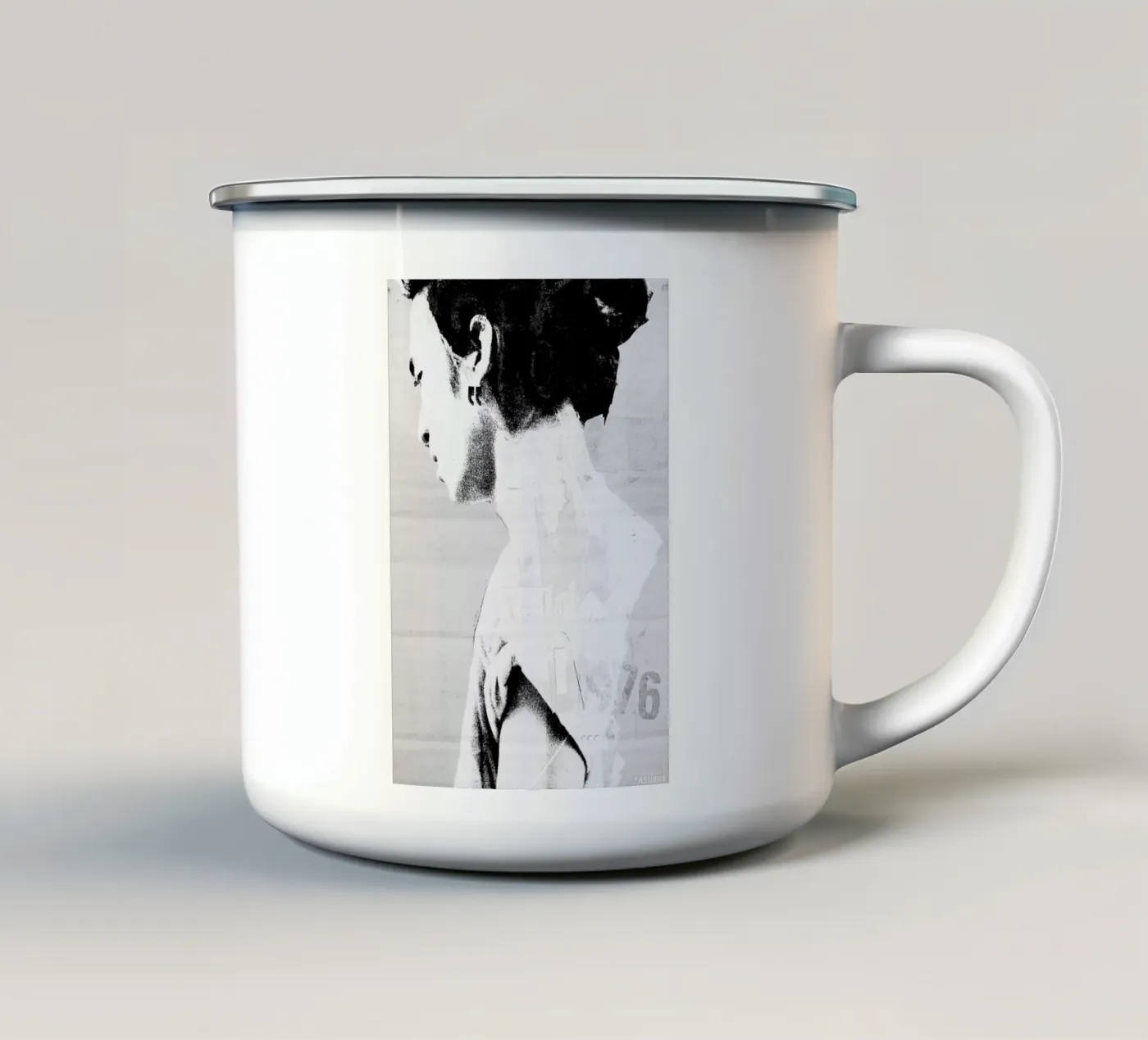 Float Emaille Tasse von Sandrine Pagnoux