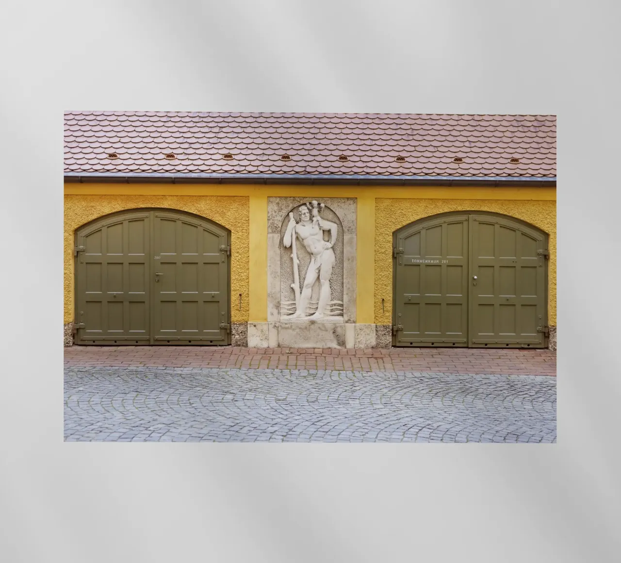 Ingresso del cortile nel quartiere Borstei di Monaco di Baviera pellicola backlit da Borstei München