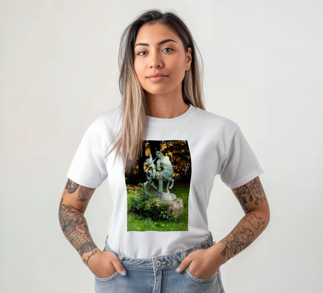 Statua nel quartiere Borstei di Monaco di Baviera t-shirt da Borstei München