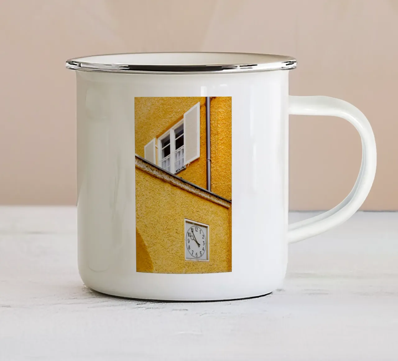 Détail d'architecture dans le quartier Borstei à Munich mug en émail de Borstei München
