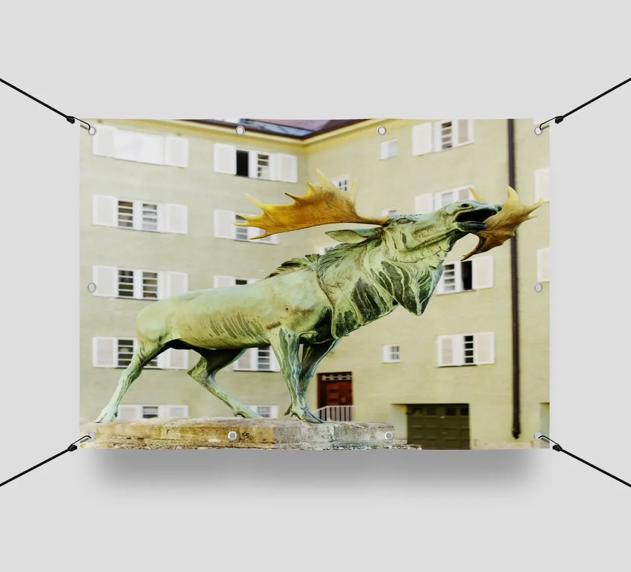 Statua del cervo nel quartiere Borstei di Monaco di Baviera telo in pvc da Borstei München