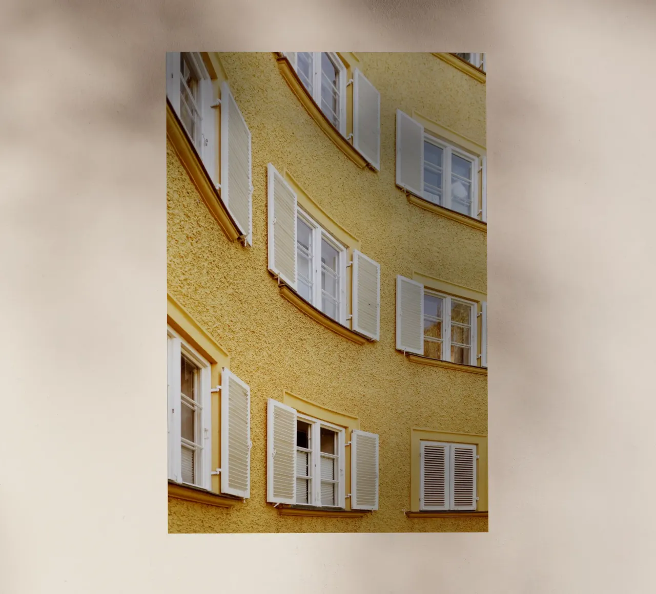 Vetrata nel quartiere Borstei, Monaco di Baviera pellicola backlit da Borstei München