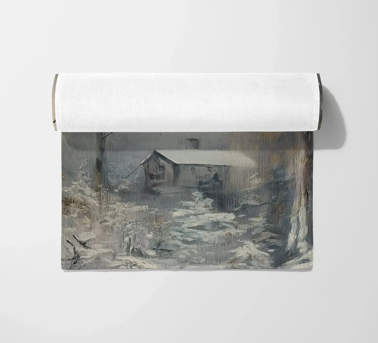 Silenzio invernale nella foresta - gufo sopra una capanna coperta di neve telo mare da Cozy Vibes