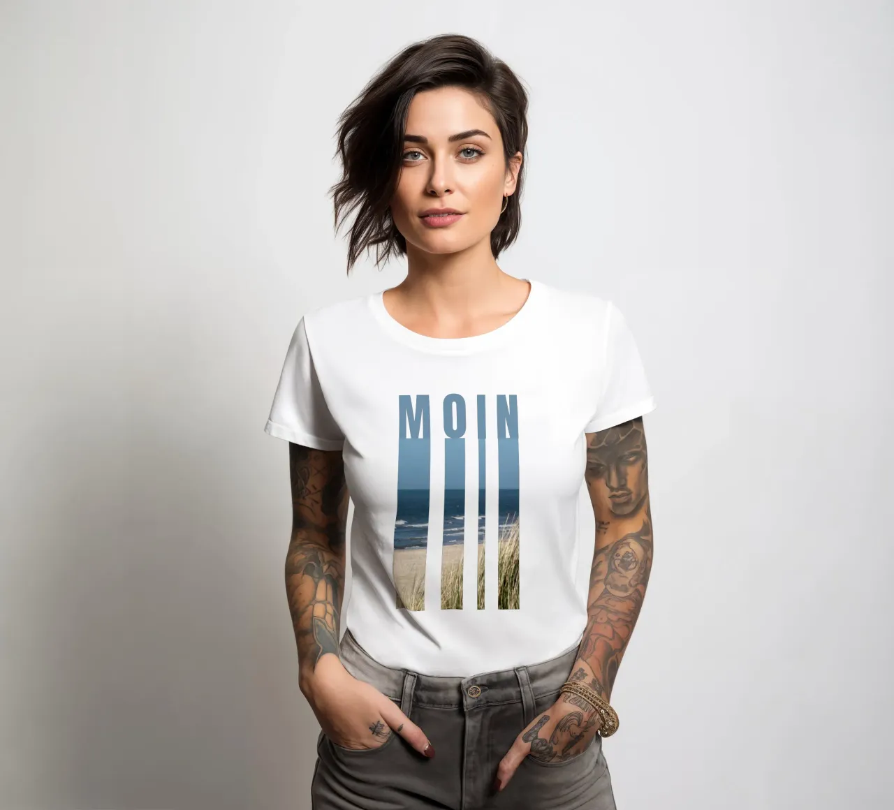 MOIN Strand Design - Salutations d'Allemagne du Nord avec vue sur la mer t-shirt ajusté pour femmes de Fies&Fein