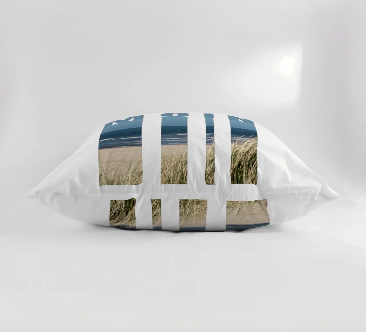 MOIN Strand Design - Saluto della Germania settentrionale con vista sul mare cuscino da Fies&Fein