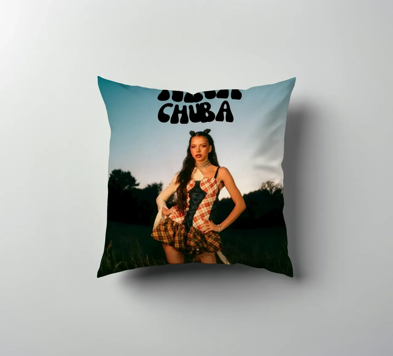 Posa Nina Chuba cuscino da Galery Vintage