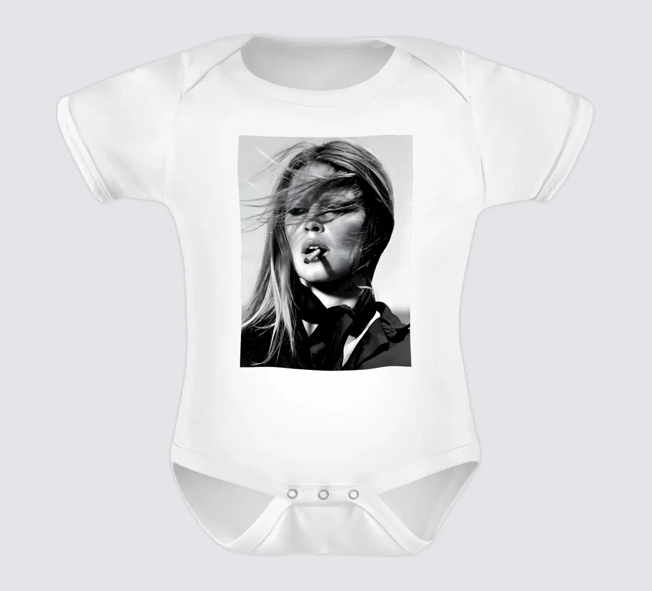 Kate Moss che fuma body neonato maniche corte da Galery Vintage