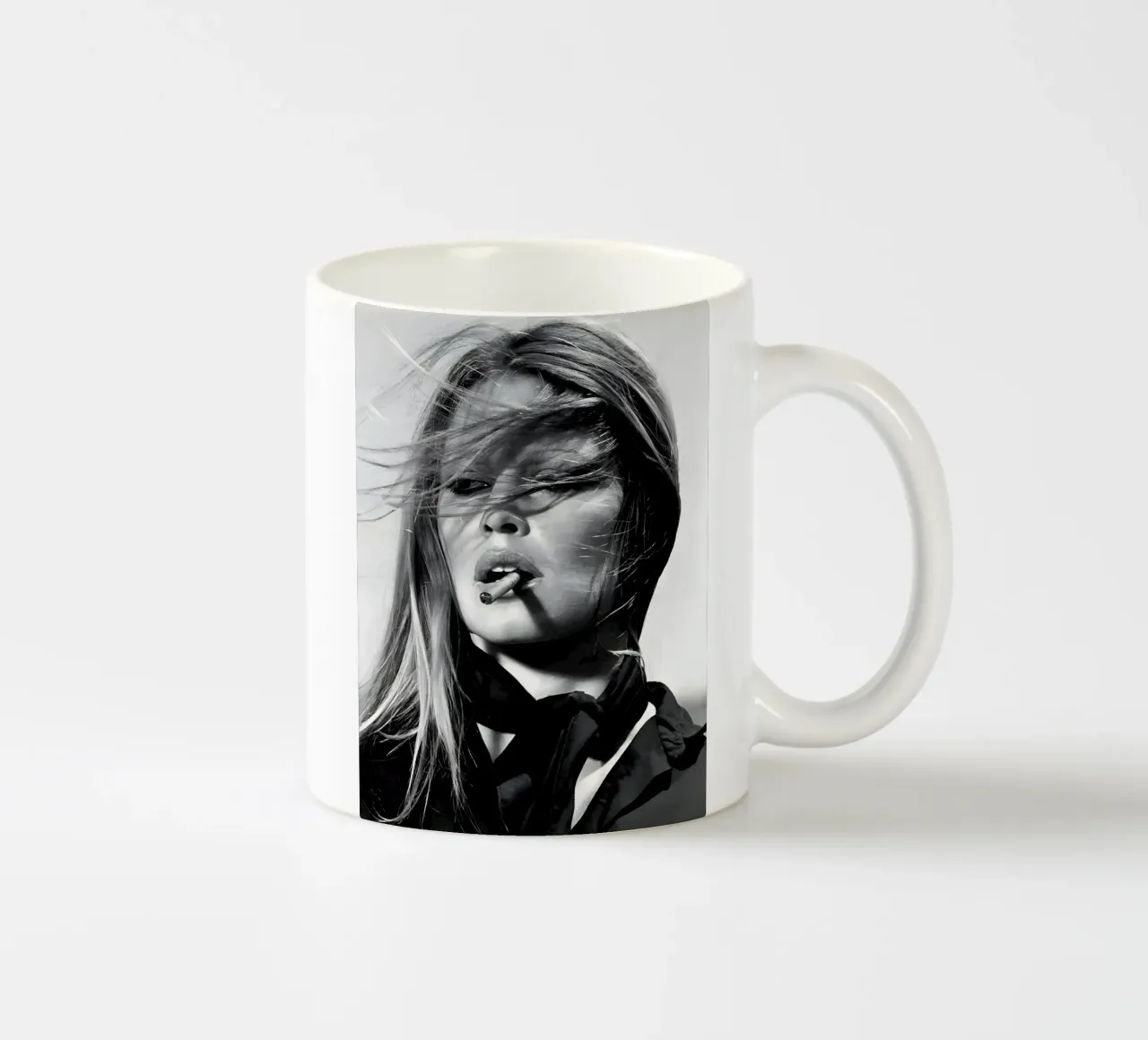 Kate Moss che fuma tazza in ceramica da Galery Vintage