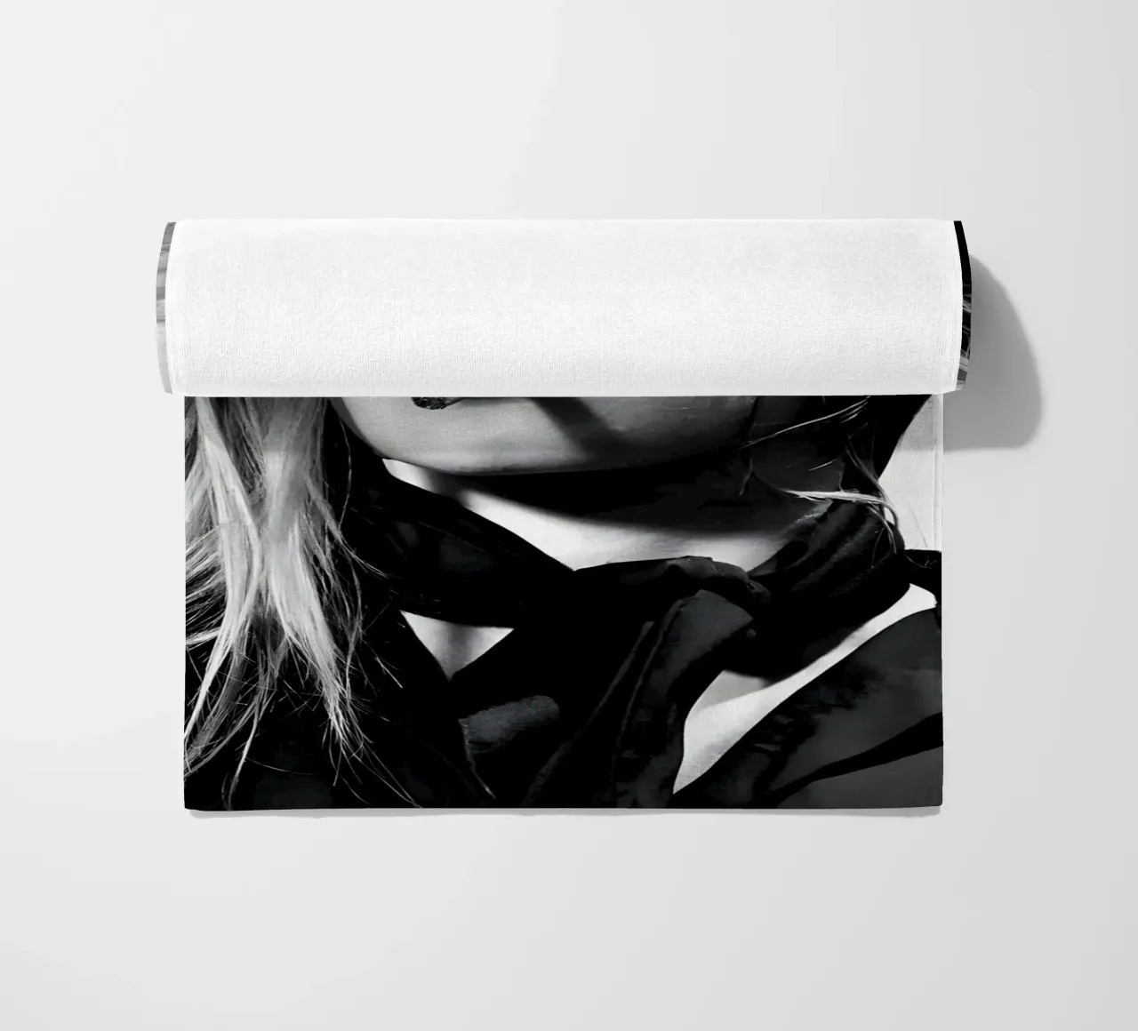 Kate Moss che fuma telo mare da Galery Vintage