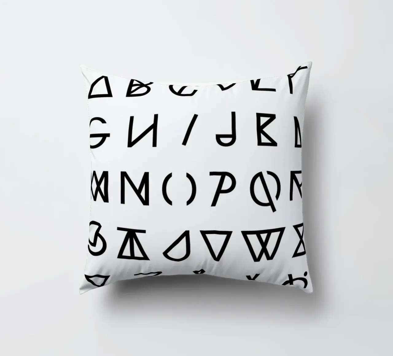 Graphic Alphabets cuscino da RK Design