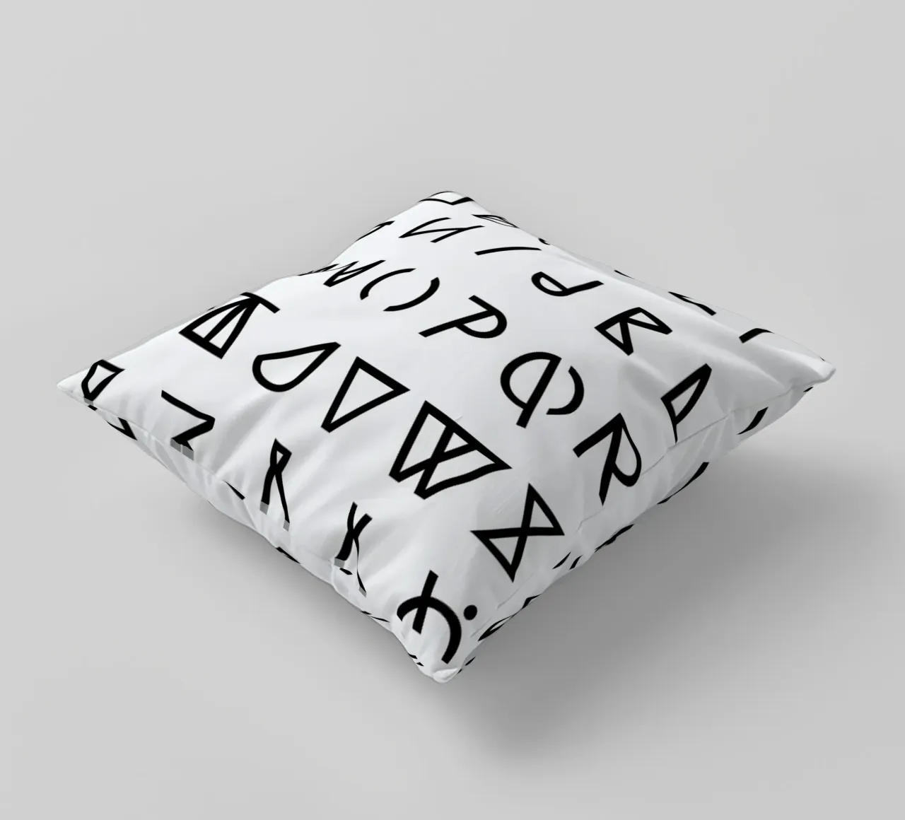 Graphic Alphabets cuscino da RK Design