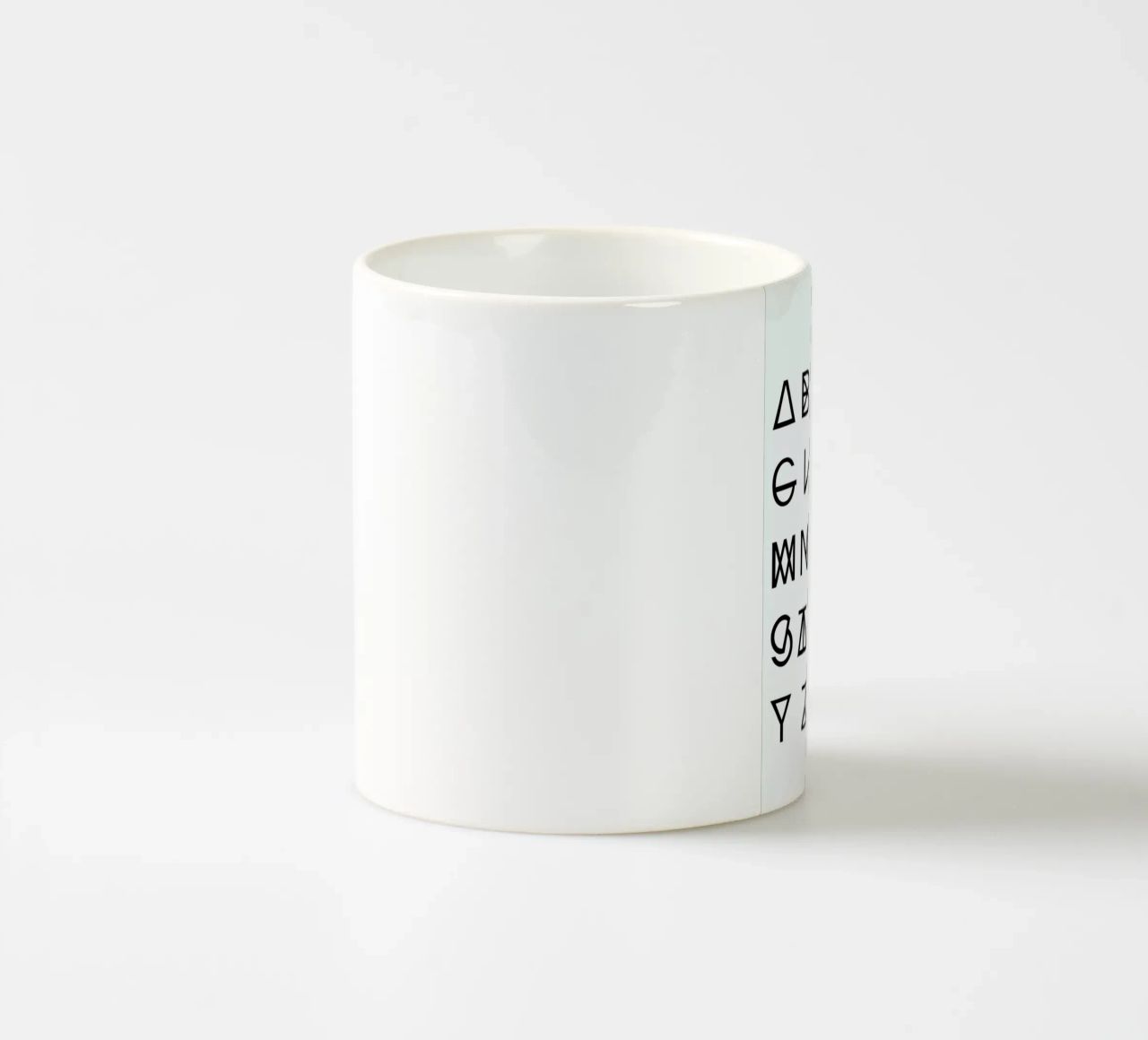 Graphic Alphabets tazza in ceramica da RK Design