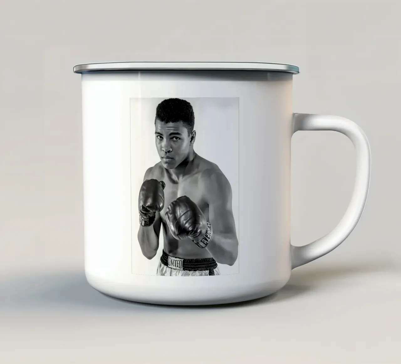 Il pugile Muhammad Ali tazza in smalto da Galery Vintage