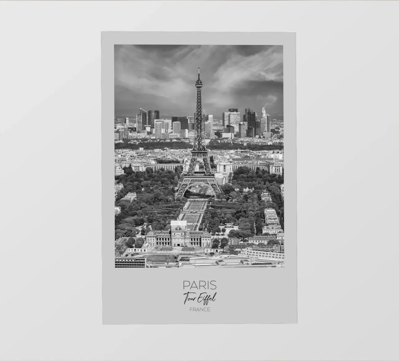In primo piano: PARIGI Vista della Torre Eiffel telo in pvc da Melanie Viola