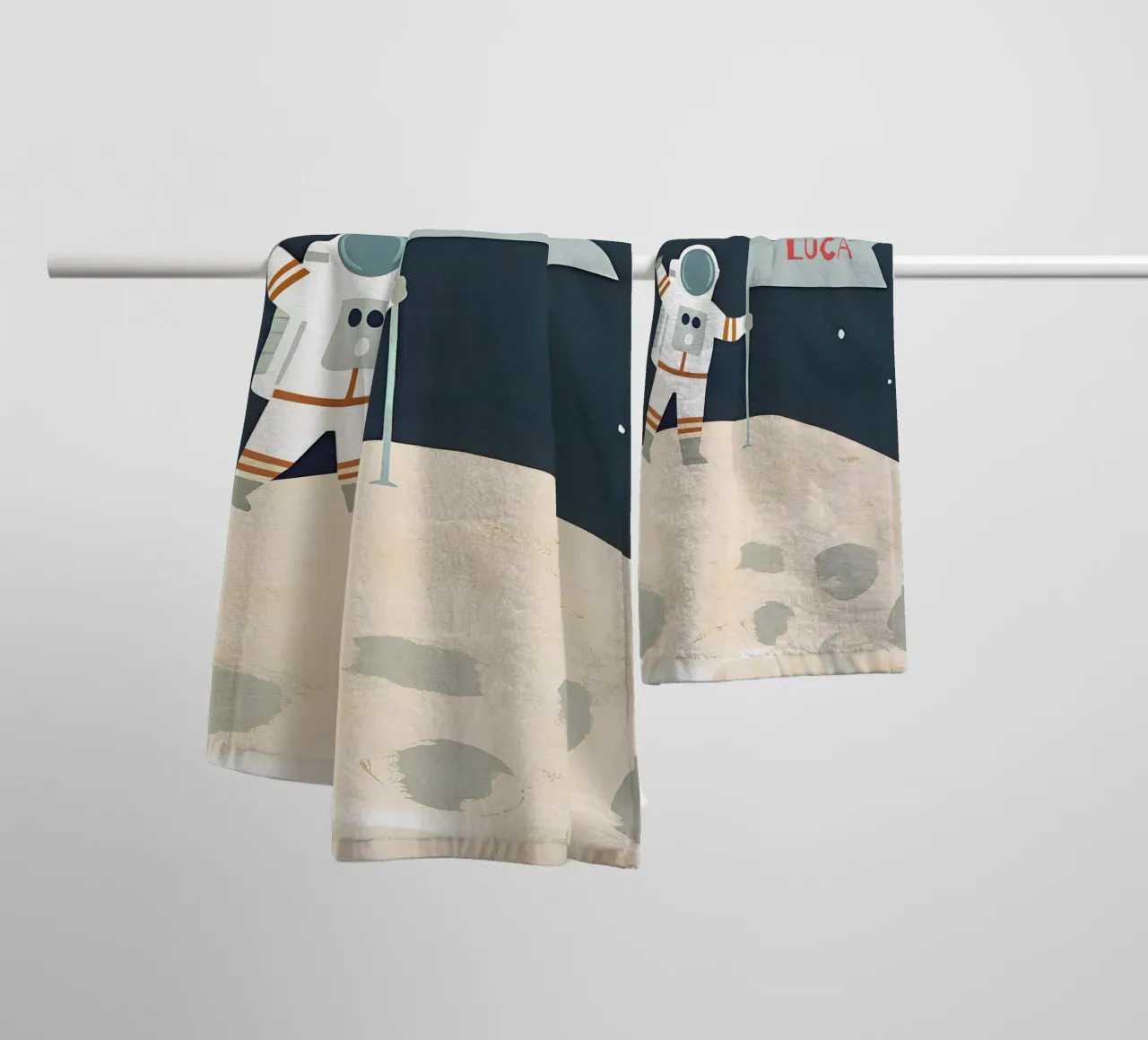 Children's poster space - With own name towel by FRAMELY