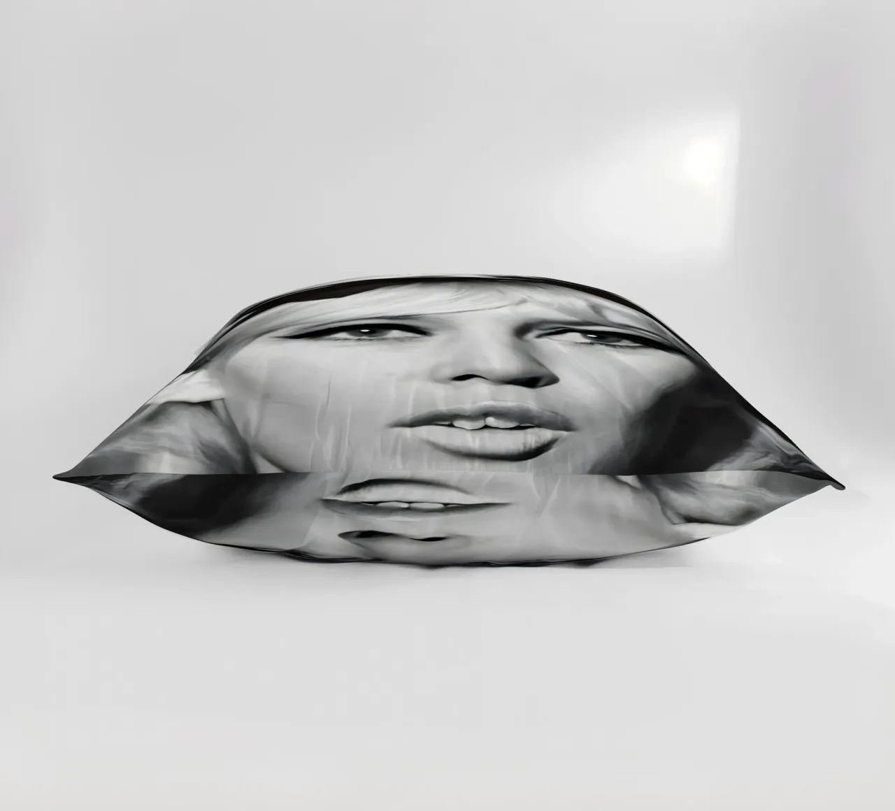 L'occhio di Brigitte cuscino da Galery Vintage