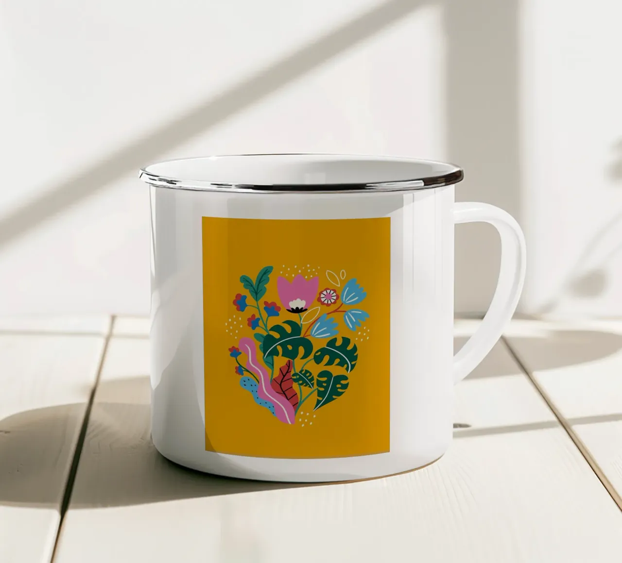 Fiori botanici gialli tazza in smalto da Locquinn Fuller