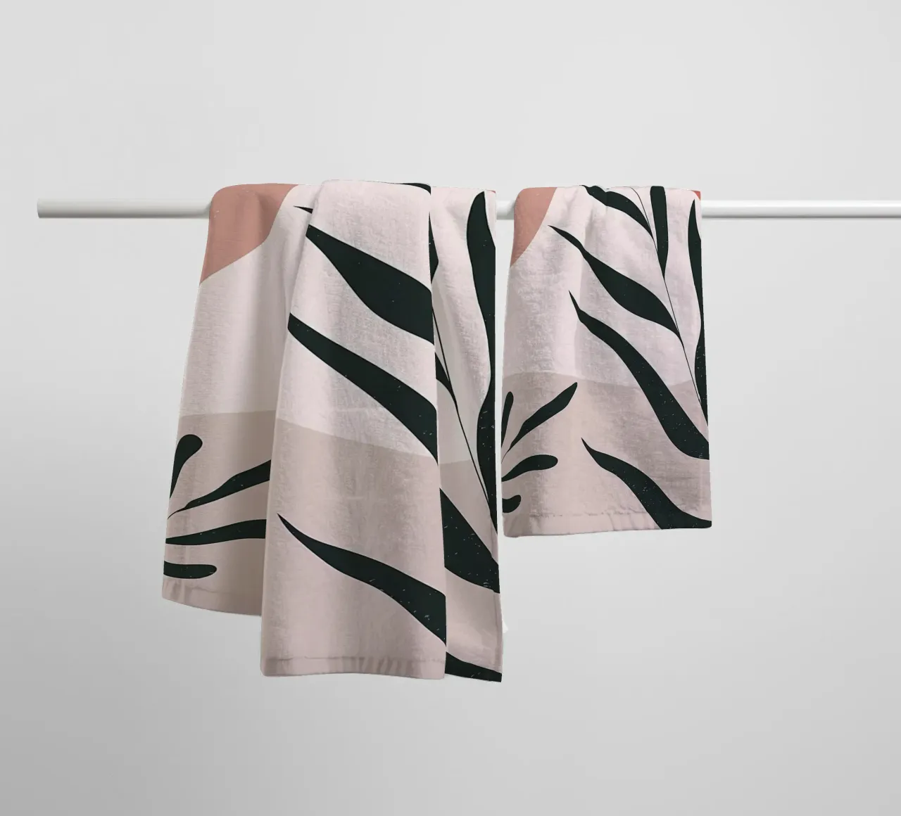 Abstrakte Minimal Boho Kunst Handtuch von Locquinn Fuller