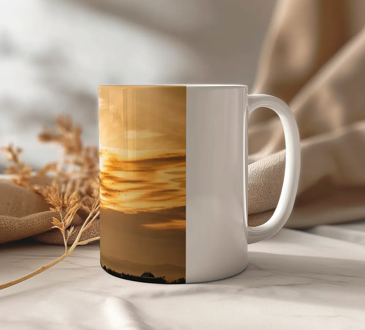 Stormo di uccelli all'alba - Dresda tazza in ceramica da Bold and Retro