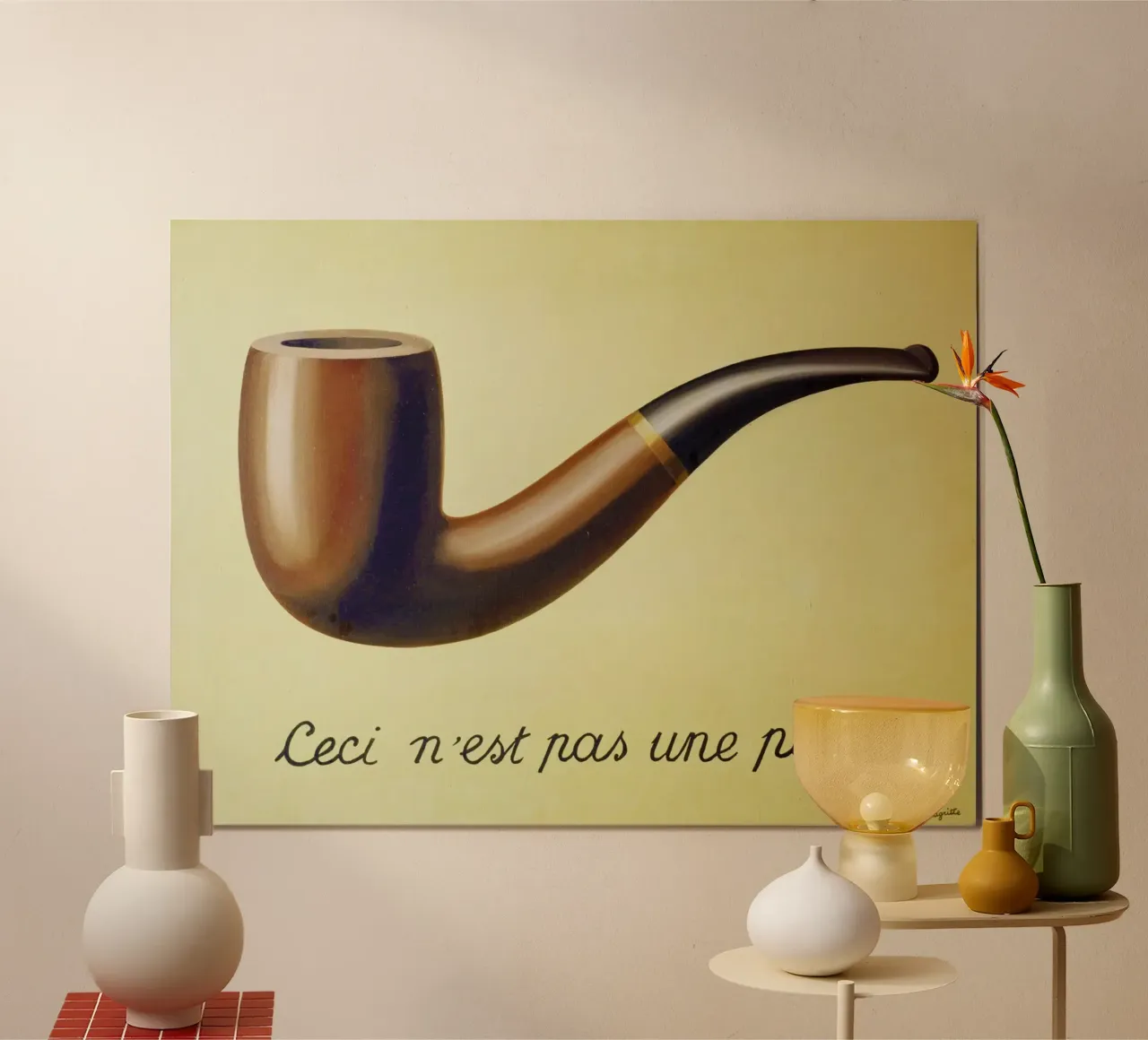 Ceci n'est pas une pipe di René Magritte (1929) poster con telaio in legno da Chérie Prints