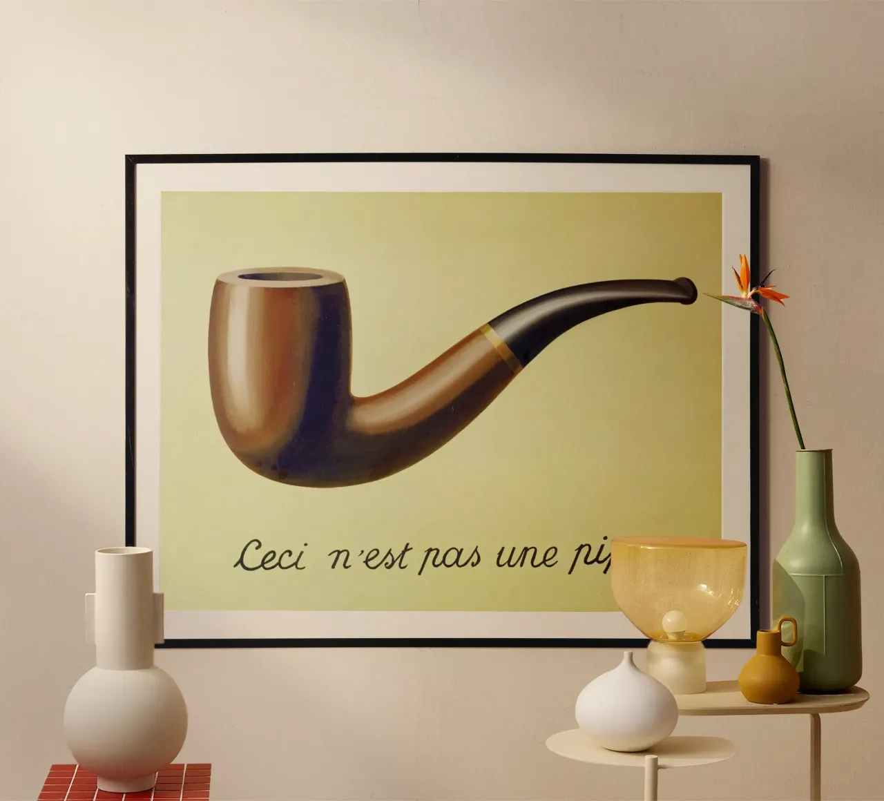Ceci n'est pas une pipe di René Magritte (1929) poster con telaio in legno da Chérie Prints