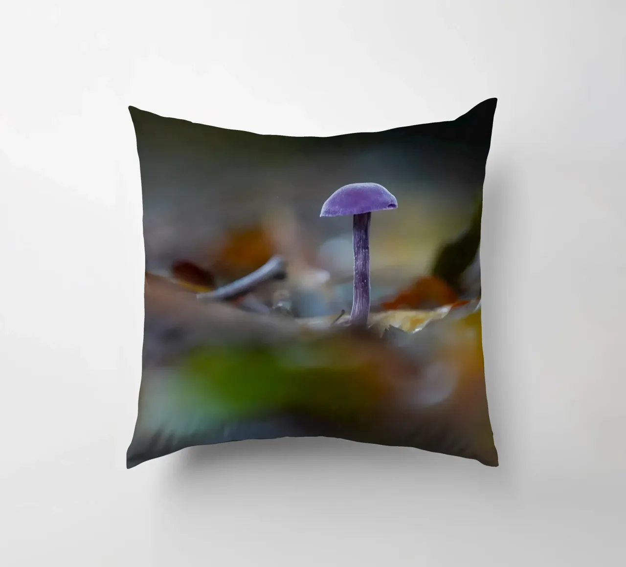 Funghi nella foresta cuscino da Tom's Wildlife