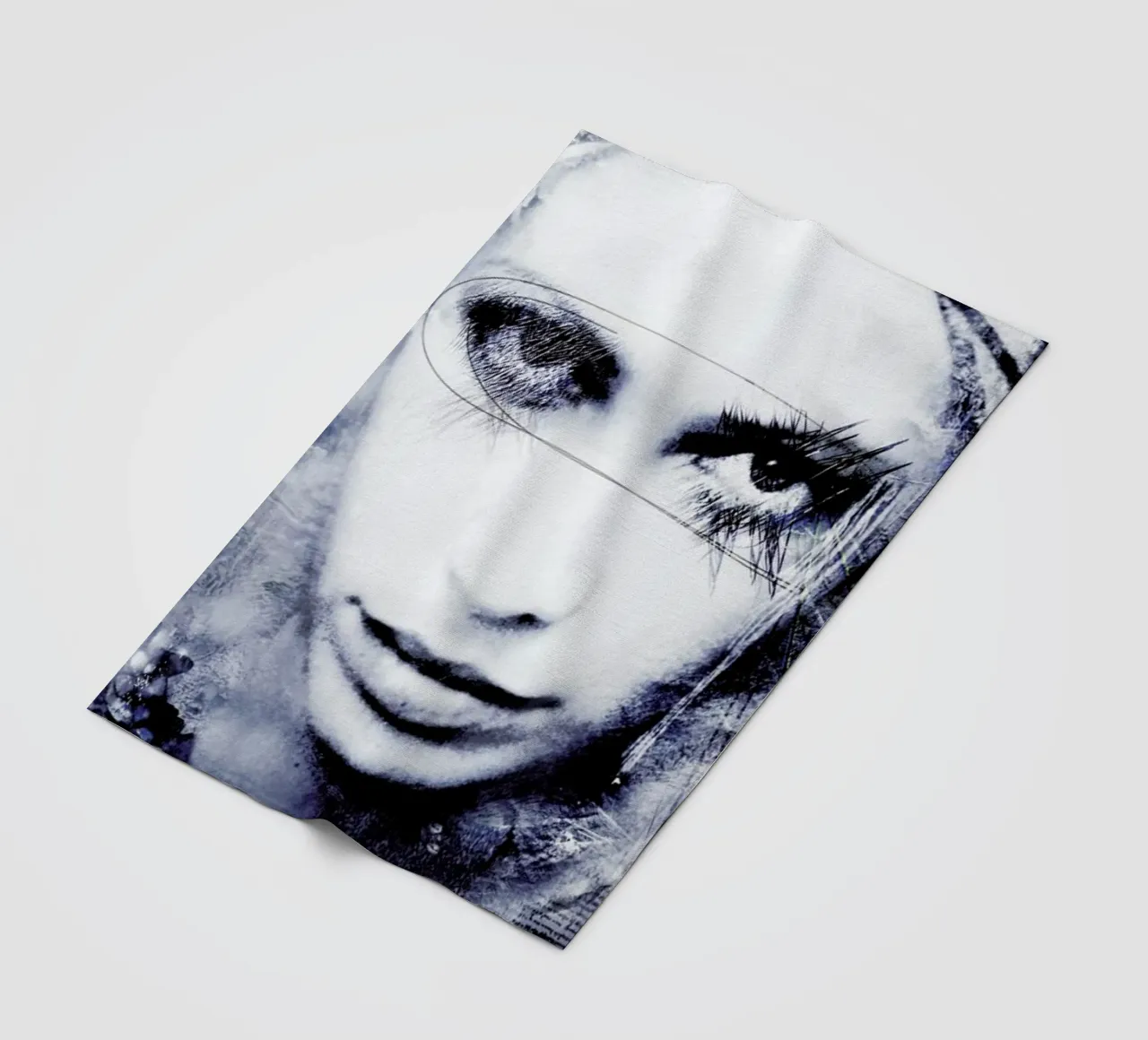 Clown Triste coperta in pile da Sandrine Pagnoux