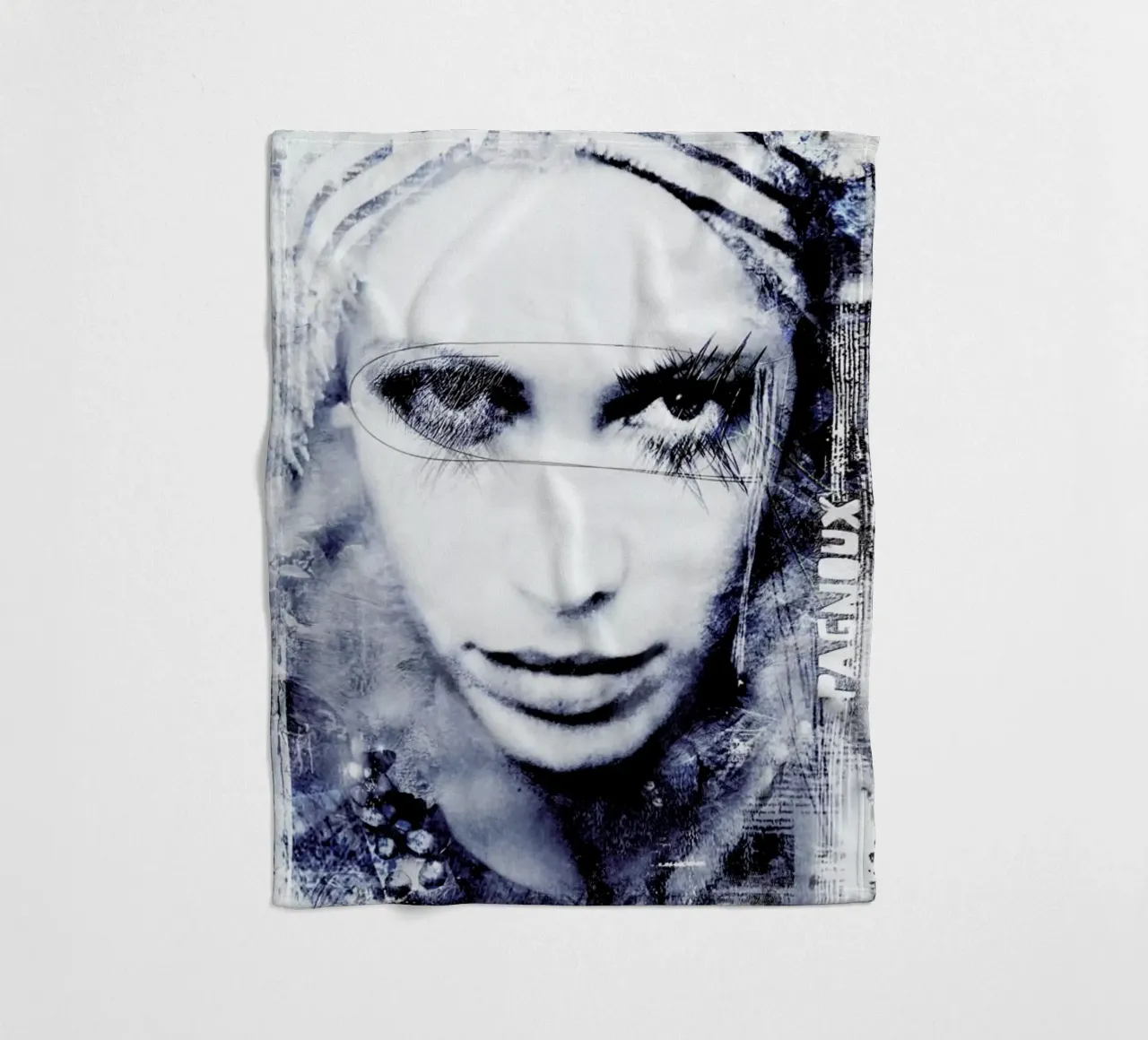 Clown Triste coperta in pile da Sandrine Pagnoux