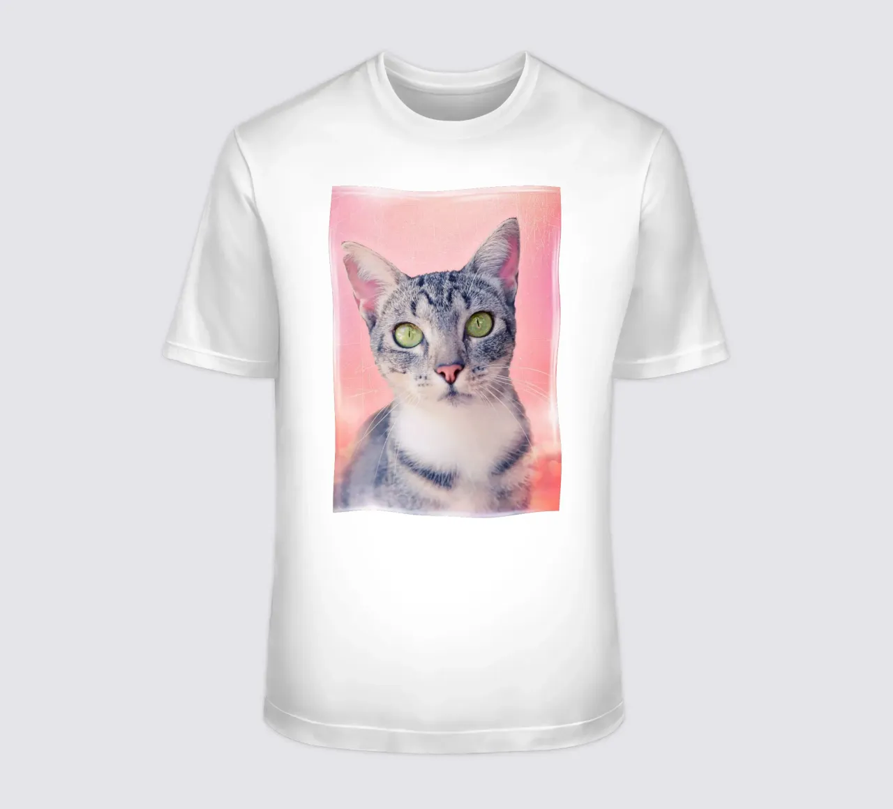 Gatto con occhi a mela verde t-shirt da Eva Nev Photography