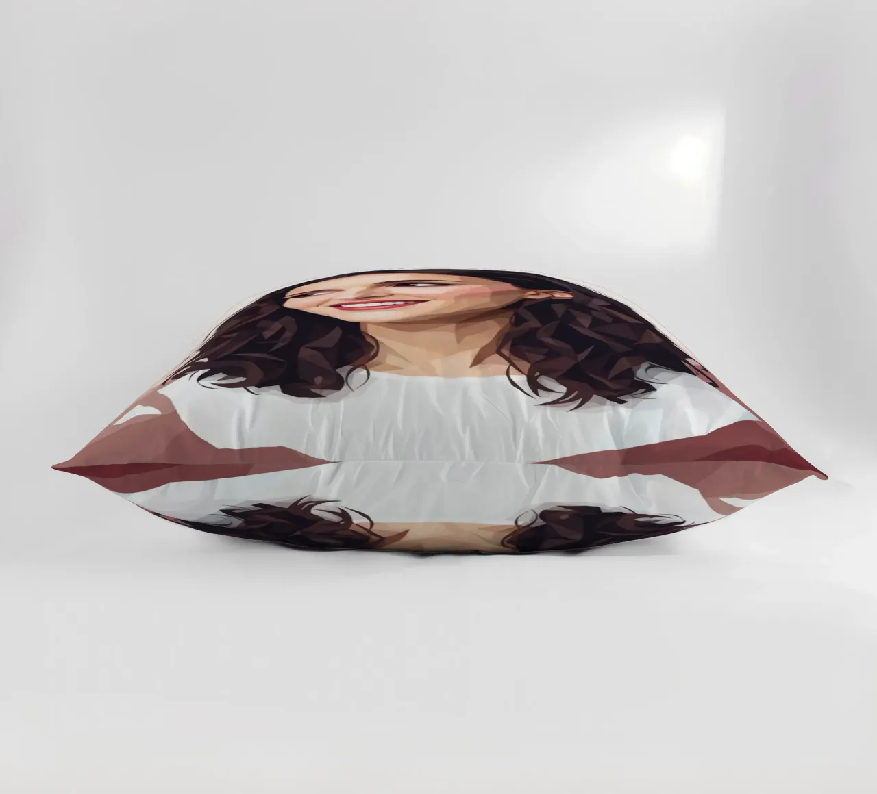 Natalie Portman Lowpoly cuscino da Low Profile