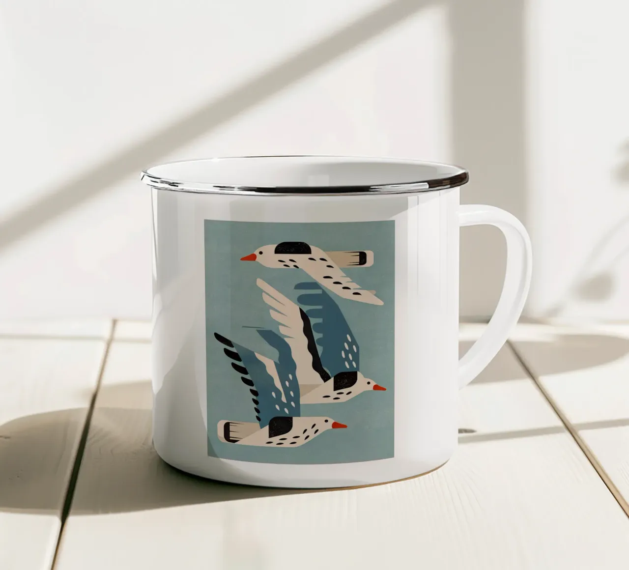 Gabbiani in volo - murale scandinavo tazza in smalto da Studio Sori