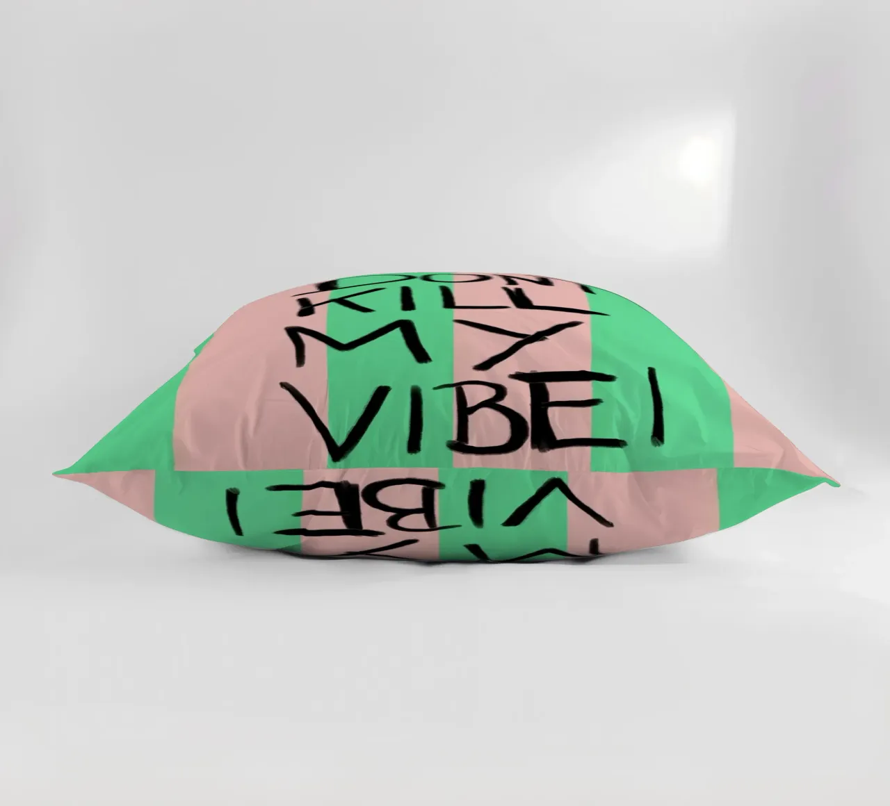 Donut kill me vibe cuscino da Hej Ibiza by Ute Arnold