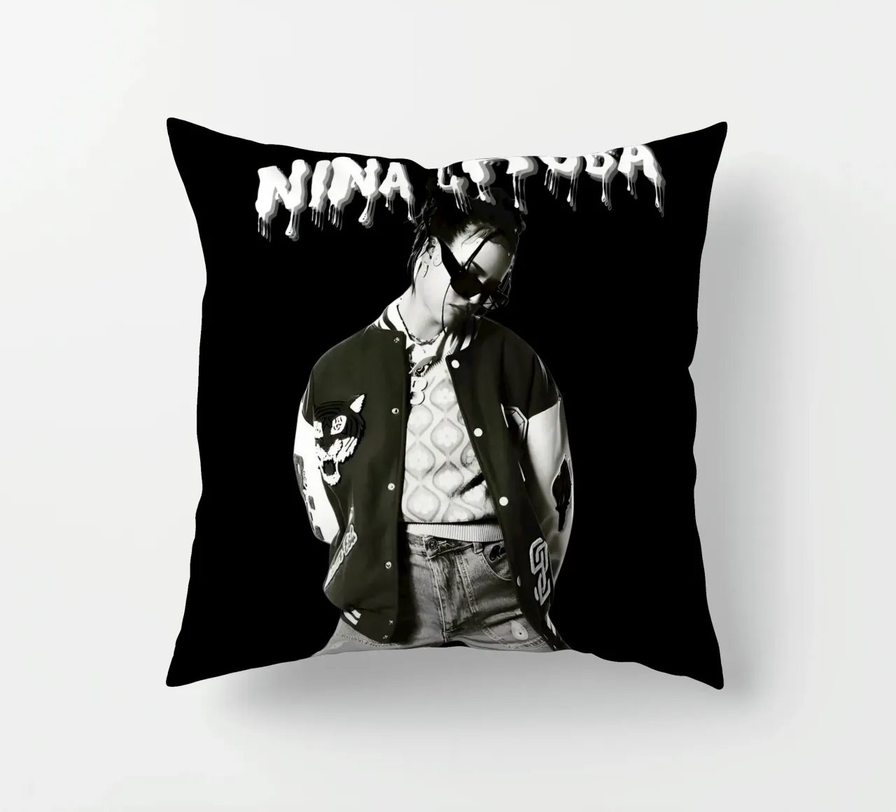 Chuba Cool V1 cuscino da Galery Vintage