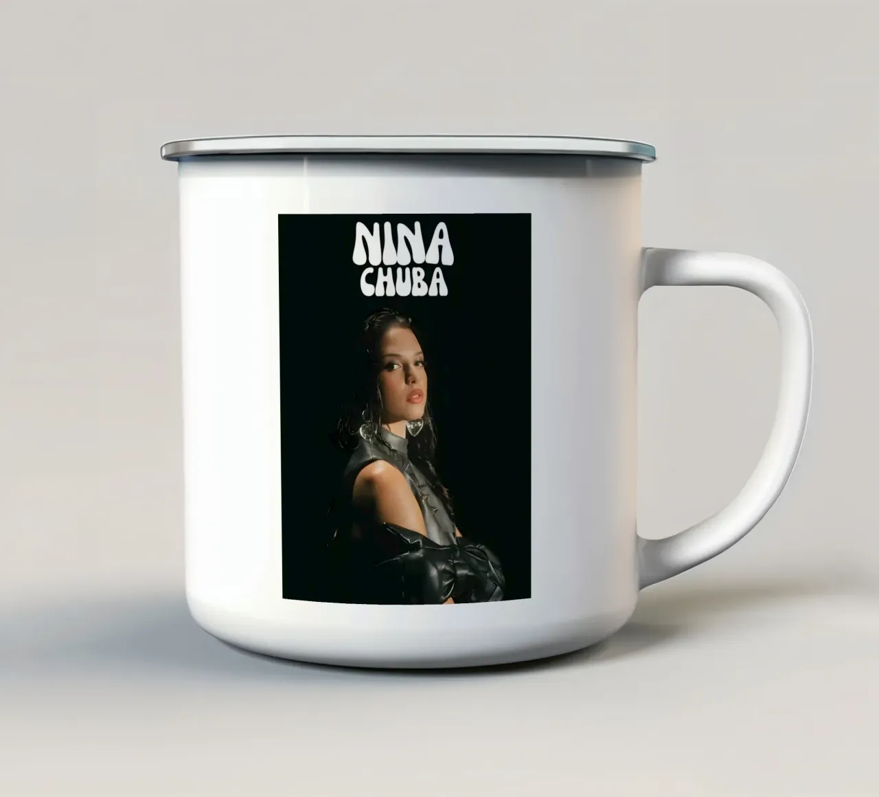 Cantante dalla Germania tazza in smalto da Galery Vintage
