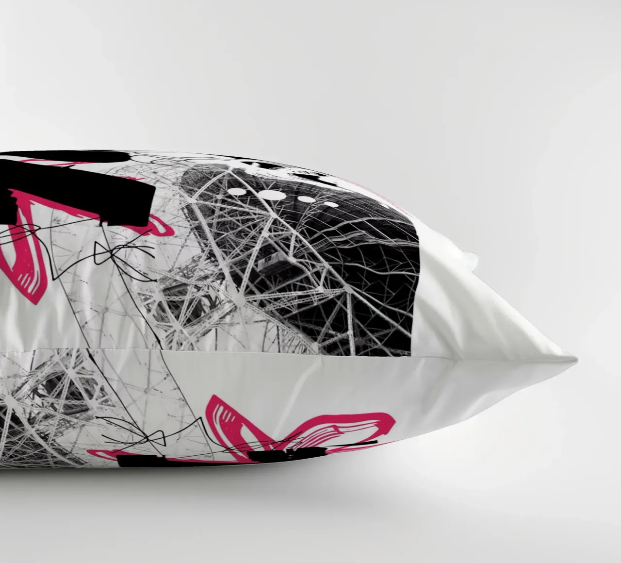 Cosa c'è lassù? cuscino da Kim Hubball Studio